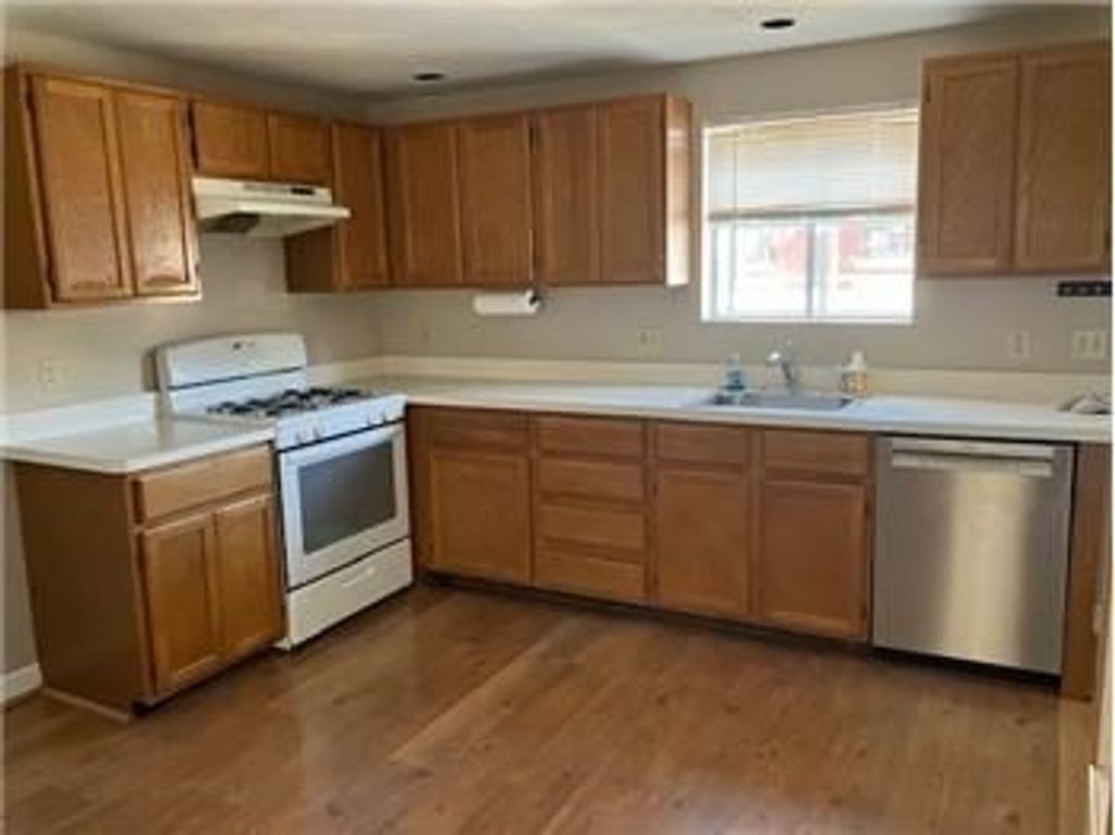 5 Middle St Court 5, Waltham, MA 02451
