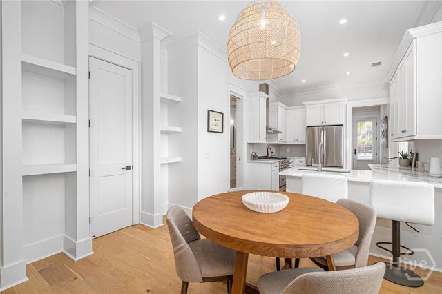 218 W 43rd Street, Savannah, GA 31401