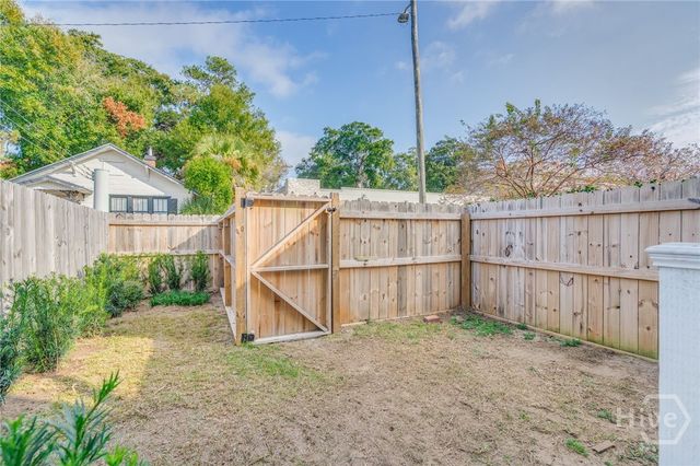 218 W 43rd Street, Savannah, GA 31401