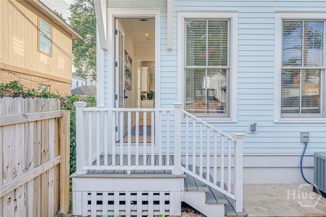 218 W 43rd Street, Savannah, GA 31401