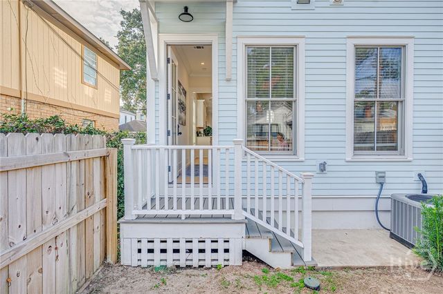 218 W 43rd Street, Savannah, GA 31401