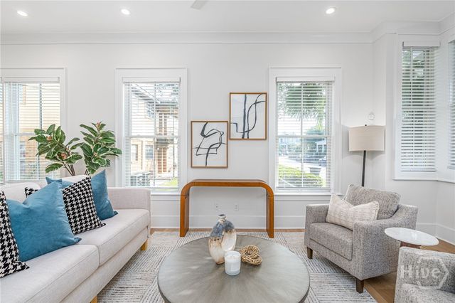 218 W 43rd Street, Savannah, GA 31401