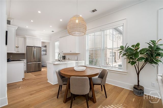 218 W 43rd Street, Savannah, GA 31401