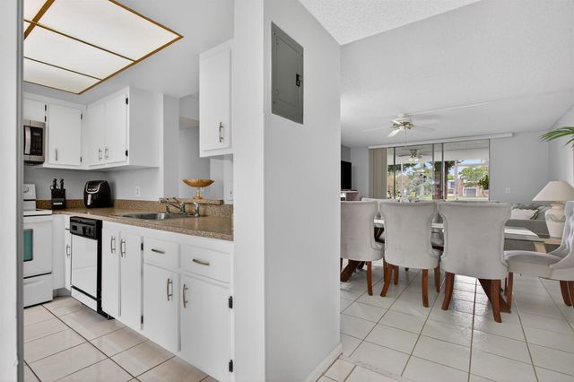 7321 NW 18th Street 107, Margate, FL 33063