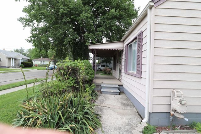 24252 Tuscany Street, Eastpointe, MI 48021