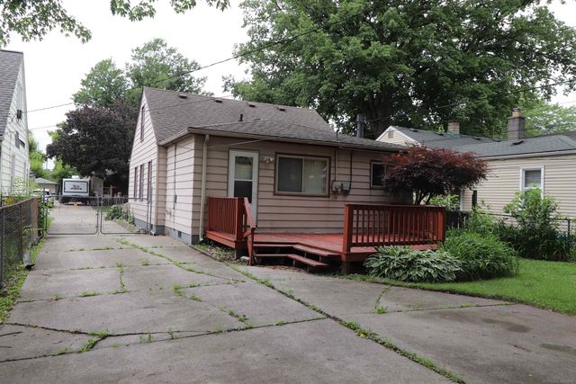 24252 Tuscany Street, Eastpointe, MI 48021