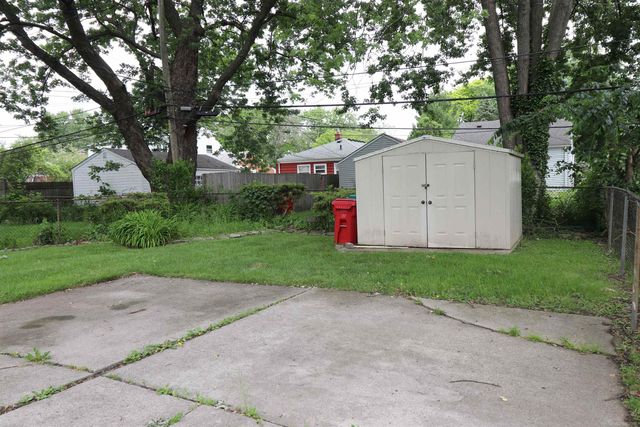 24252 Tuscany Street, Eastpointe, MI 48021