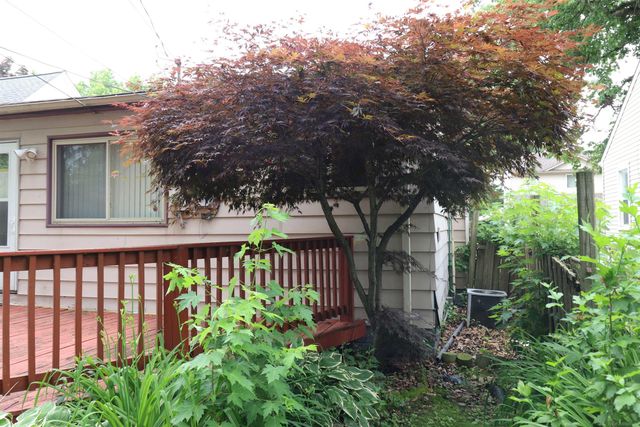 24252 Tuscany Street, Eastpointe, MI 48021