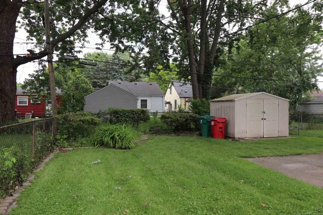 24252 Tuscany Street, Eastpointe, MI 48021