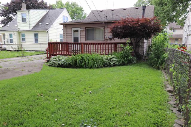 24252 Tuscany Street, Eastpointe, MI 48021