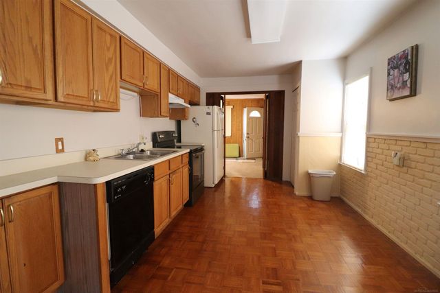 24252 Tuscany Street, Eastpointe, MI 48021