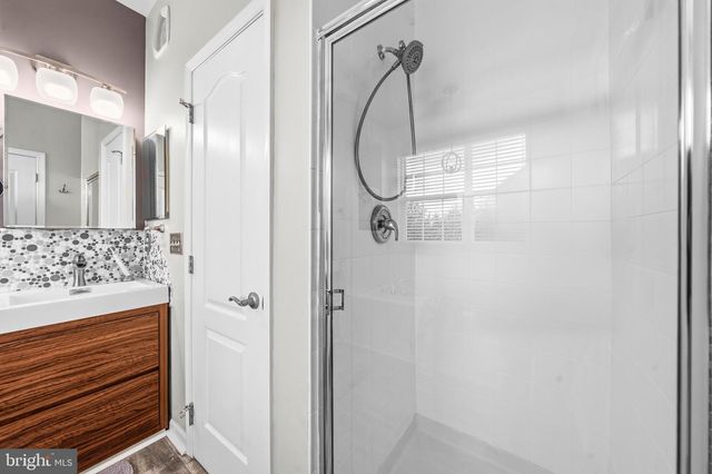 22715 SETTLERS TRAIL TER, Brambleton, VA 20148