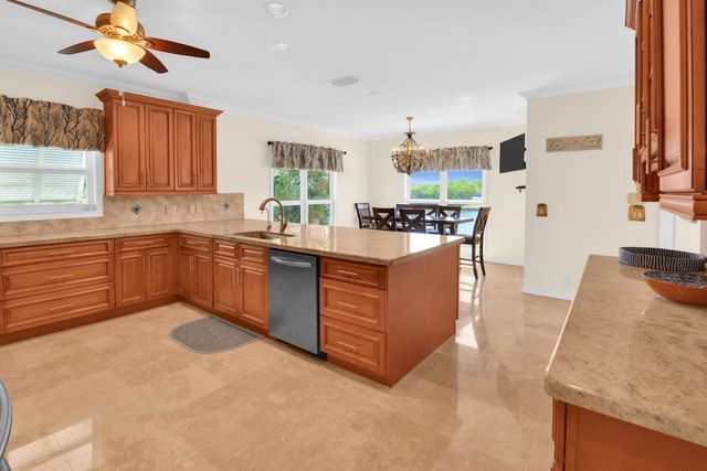 1704 DEL HAVEN Drive 38-B, Delray Beach, FL 33483