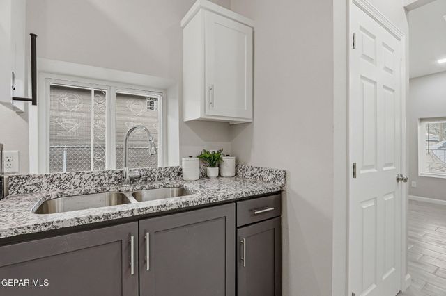 9207 Santa Rosalia Court B, El Paso, TX 79907