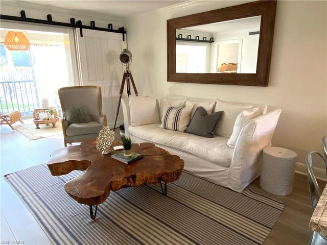 1900 Alamanda DR 107, Naples, FL 34102