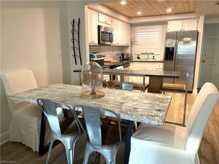 1900 Alamanda DR 107, Naples, FL 34102