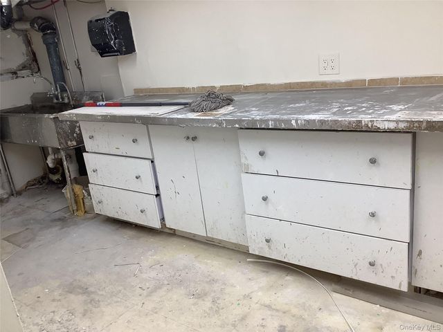 105-40 Rockaway Boulevard 1st floor, Ozone Park, NY 11417