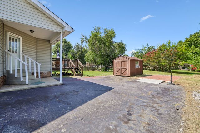 1316 Raden Dr, Lebanon, TN 37087