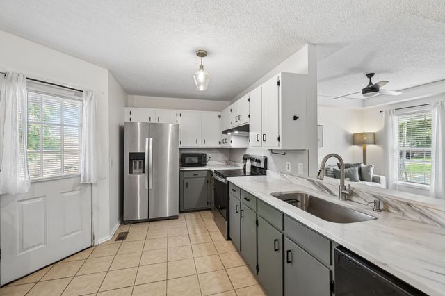 1316 Raden Dr, Lebanon, TN 37087