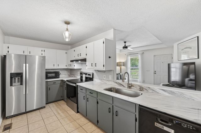 1316 Raden Dr, Lebanon, TN 37087