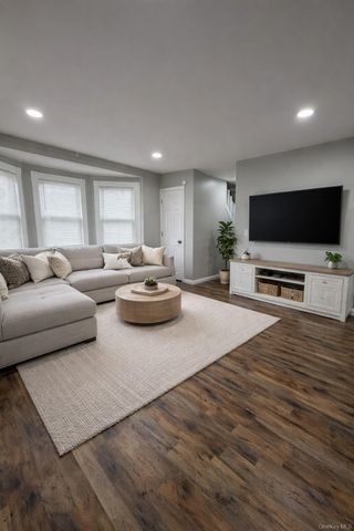 11 Haab Avenue, Babylon, NY 11702