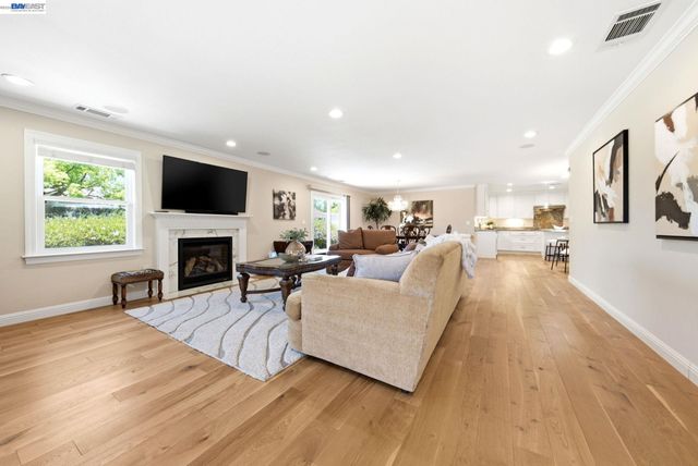 2122 Wilmington Drive, Walnut Creek, CA 94596