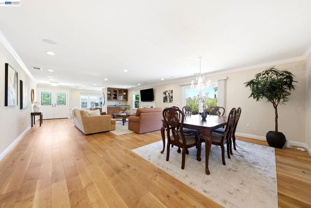 2122 Wilmington Drive, Walnut Creek, CA 94596