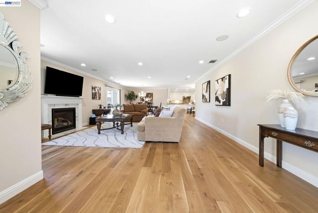 2122 Wilmington Drive, Walnut Creek, CA 94596