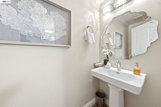 2122 Wilmington Drive, Walnut Creek, CA 94596