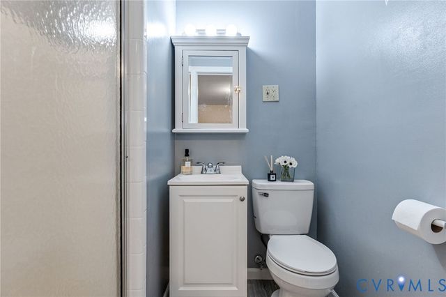 1206 Duke Of Gloucester St, Colonial Heights, VA 23834