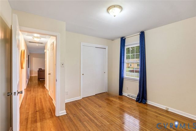 1206 Duke Of Gloucester St, Colonial Heights, VA 23834