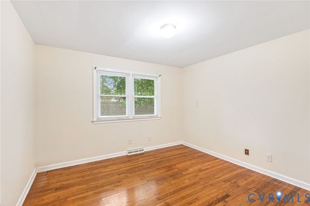 1206 Duke Of Gloucester St, Colonial Heights, VA 23834