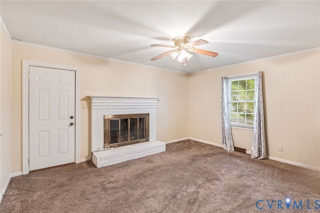 1206 Duke Of Gloucester St, Colonial Heights, VA 23834