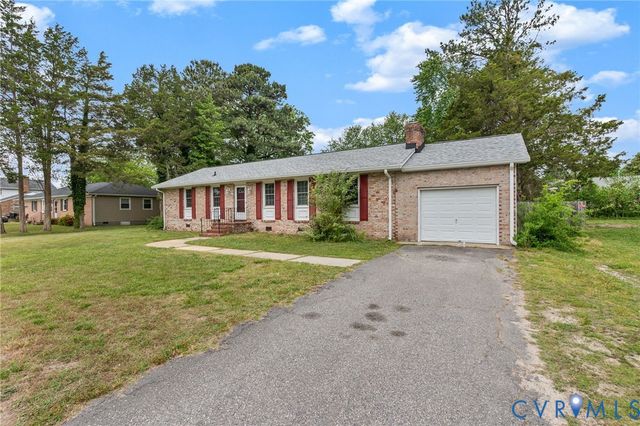 1206 Duke Of Gloucester St, Colonial Heights, VA 23834