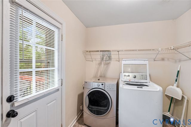 1206 Duke Of Gloucester St, Colonial Heights, VA 23834