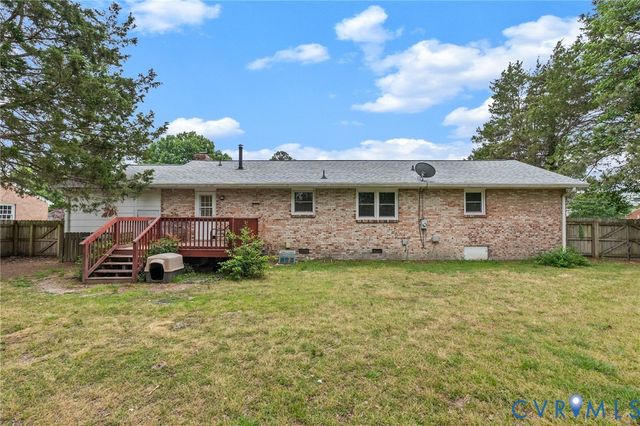 1206 Duke Of Gloucester St, Colonial Heights, VA 23834