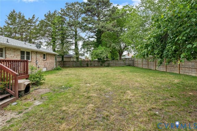 1206 Duke Of Gloucester St, Colonial Heights, VA 23834
