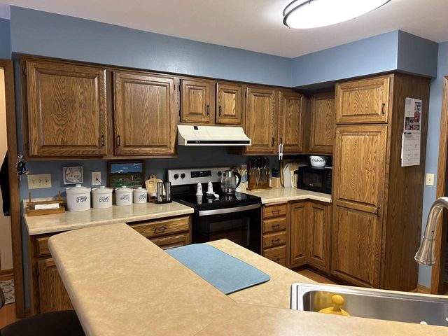 1600 DEERFIELD DRIVE, Oshkosh, WI 54904