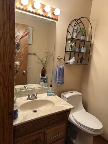 1600 DEERFIELD DRIVE, Oshkosh, WI 54904