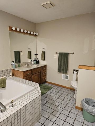 1600 DEERFIELD DRIVE, Oshkosh, WI 54904