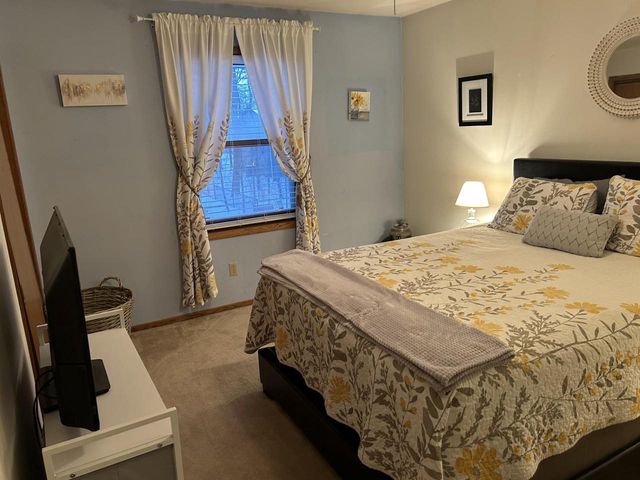 1600 DEERFIELD DRIVE, Oshkosh, WI 54904