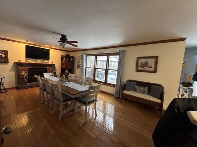 1600 DEERFIELD DRIVE, Oshkosh, WI 54904