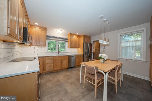 734 WOODCREST RD, Wayne, PA 19087