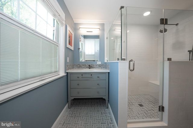 734 WOODCREST RD, Wayne, PA 19087