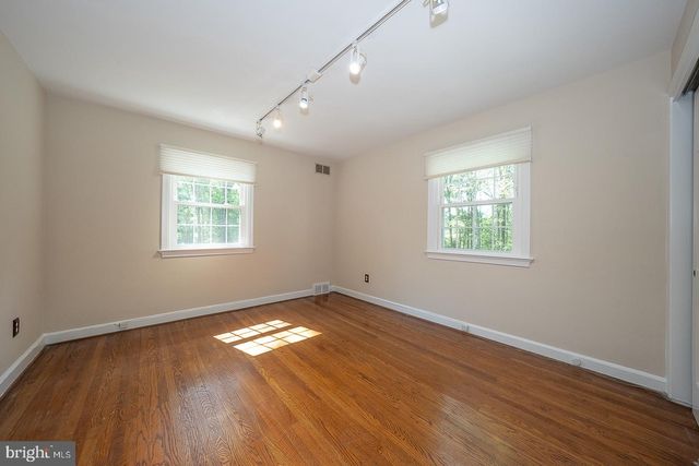 734 WOODCREST RD, Wayne, PA 19087