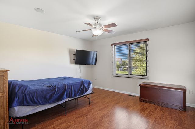 7407 Ridgefield Lane, Tinley Park, IL 60487