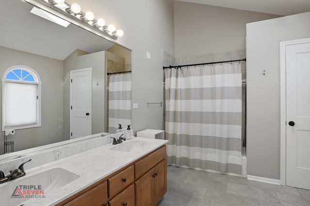 7407 Ridgefield Lane, Tinley Park, IL 60487