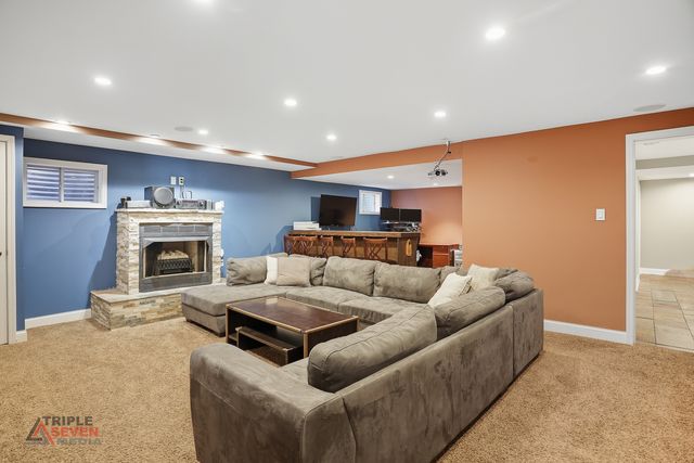 7407 Ridgefield Lane, Tinley Park, IL 60487