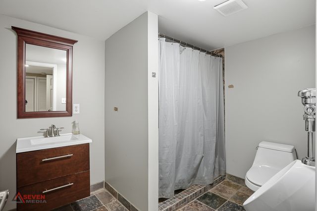 7407 Ridgefield Lane, Tinley Park, IL 60487