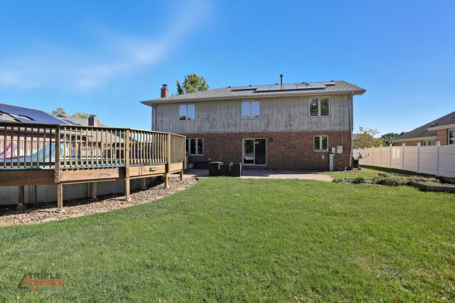 7407 Ridgefield Lane, Tinley Park, IL 60487